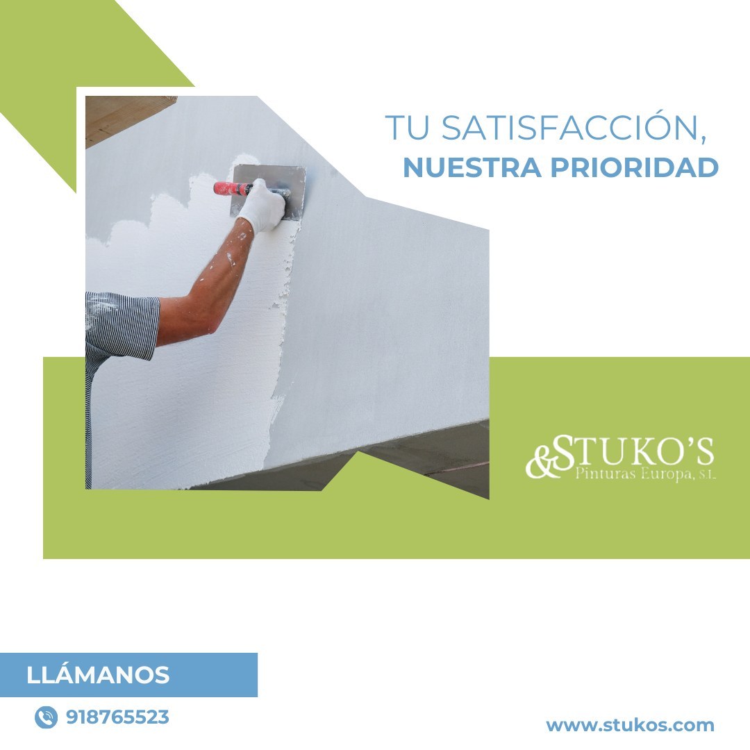 Detalle de carta de colores y muestras de pintura interior. Servicio de asesoramiento honesto y elección de colores para proyectos en Madrid